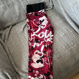 Material Girl Pink and Black Heart Print Leggings, size Small/Medium